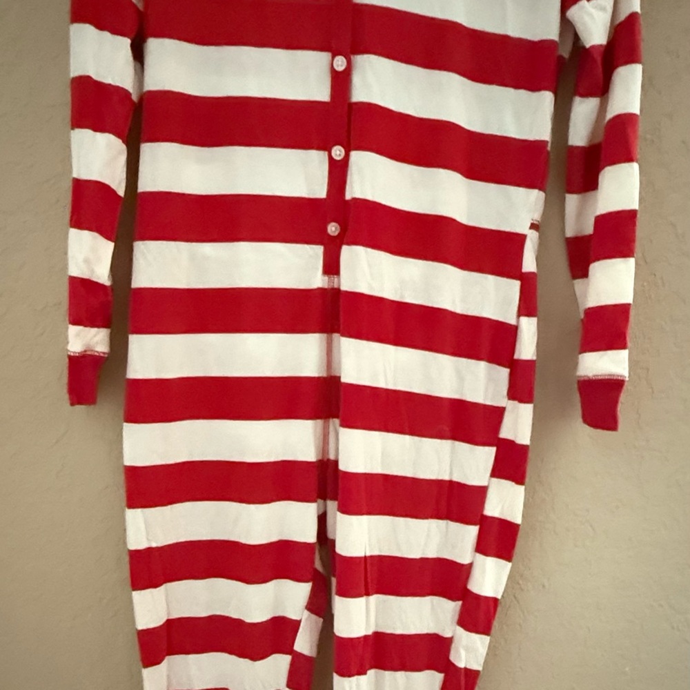 Old Navy ❤️Like New❤️ Red and White Striped Onesie Pajamas - Picture 4 of 8